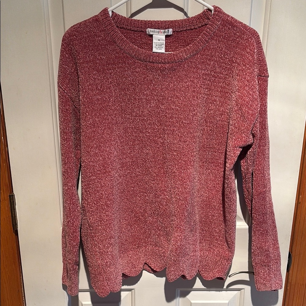 Dusty Pink Crew Neck Sweater with Soft Texture and Relaxed Fit